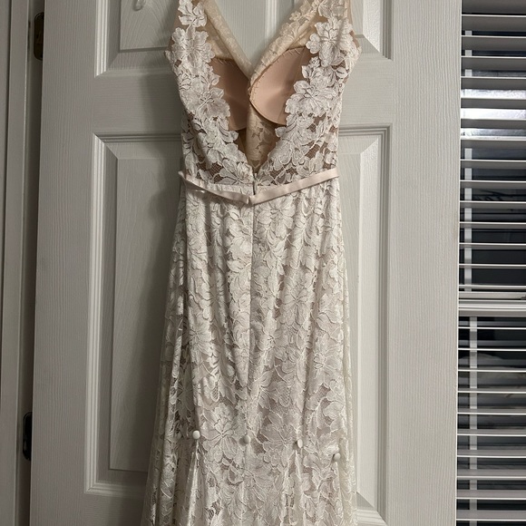 Wedding Gown - Picture 5 of 15